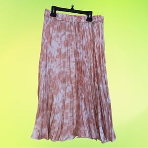 Pink pleated maxi skirt